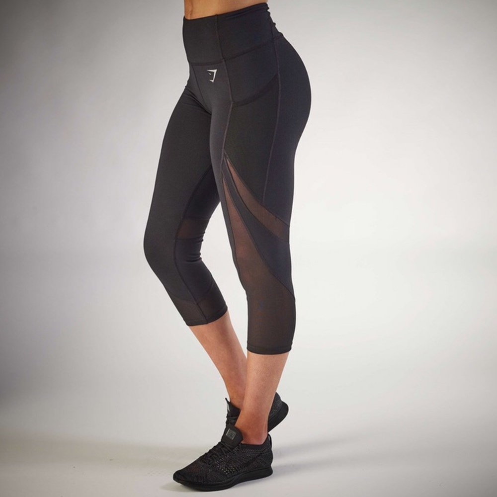 Sleek sculpture cropped black leggings